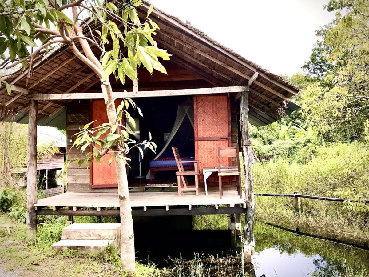 Frog Garden Hut Hotel เกาะพยาม ภายนอก รูปภาพ